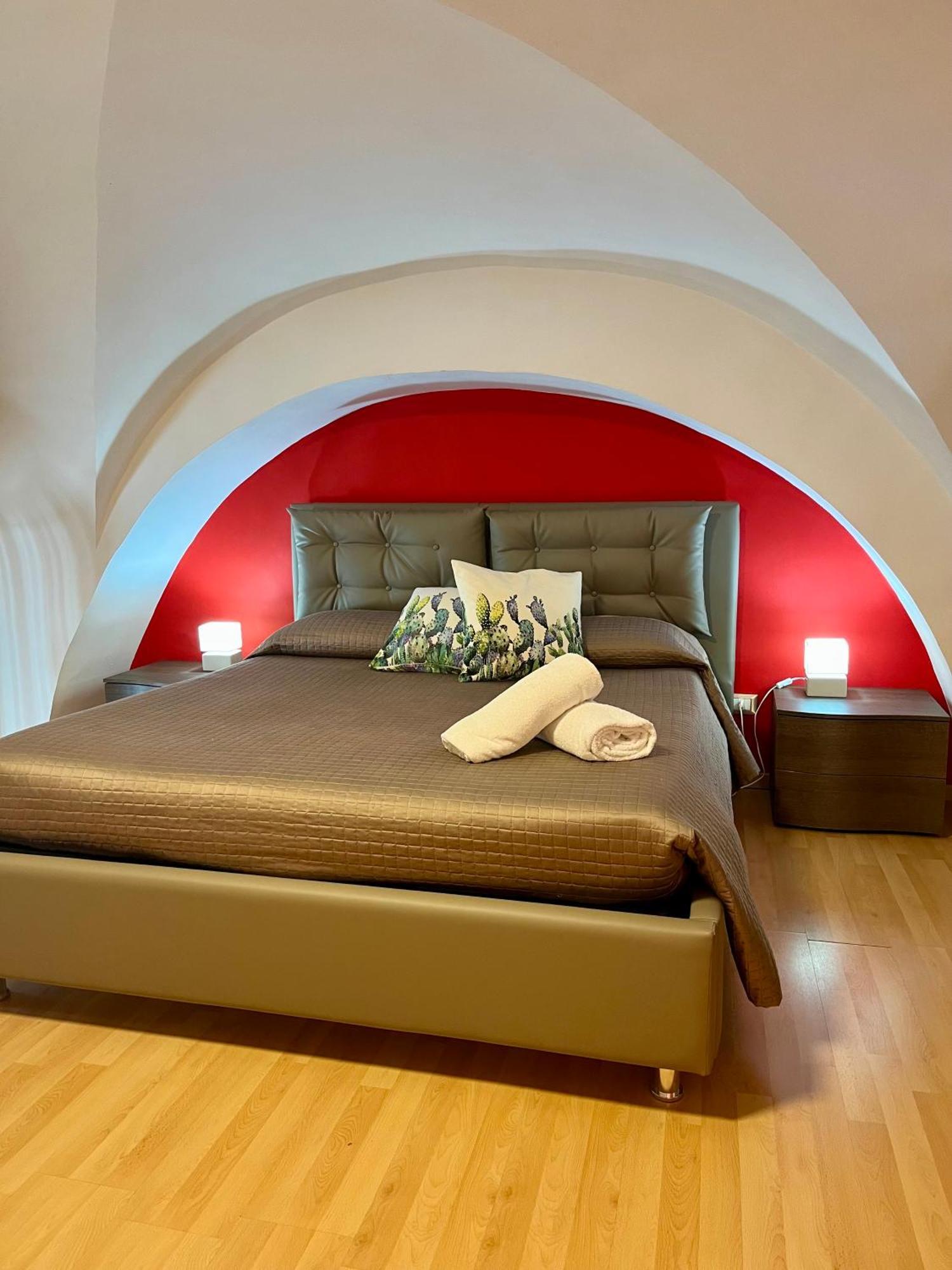 Aitne - Holiday Apartments Catania Bagian luar foto