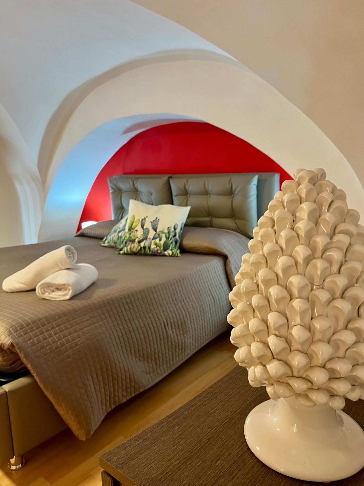 Aitne - Holiday Apartments Catania Bagian luar foto